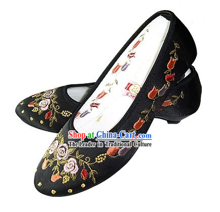Chinese Traditional Handmade Embroidered Satin Shoes _pomegranate blossom, black_