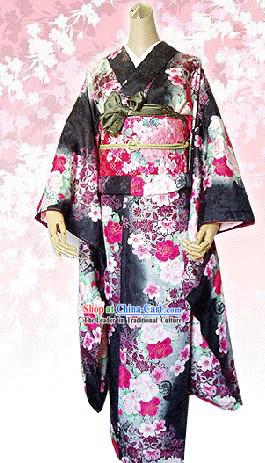 Supreme Japanese Silk Flowery Kimono Attire Handbag and Geta Full Set