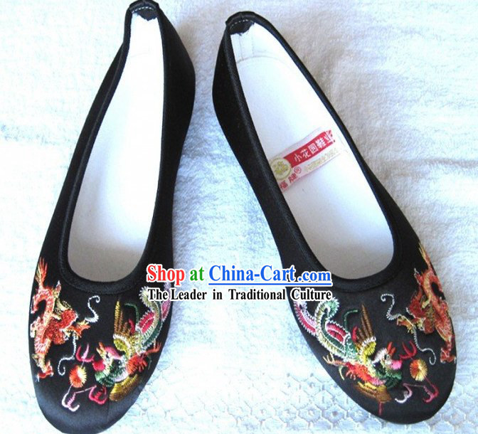 Chinese Traditional Handmade Embroidered Satin Dragon Shoes