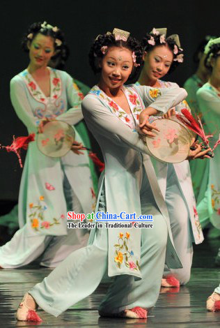 Ancient Chinese Circular Fan Dance Costumes and Hair Accessories for Women