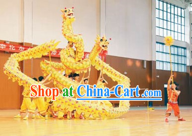 dragon dancing chinese new year