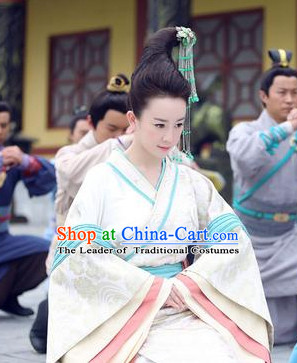 Ancient Chinese Palace Beauty Hanfu Clothes and Hair Jewelry