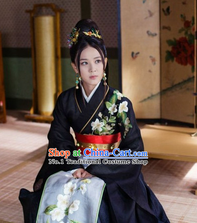 Black Embroidered Hanfu Suit for Women
