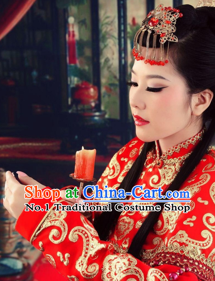 Chinese traditional ceremonial wedding outfit for women