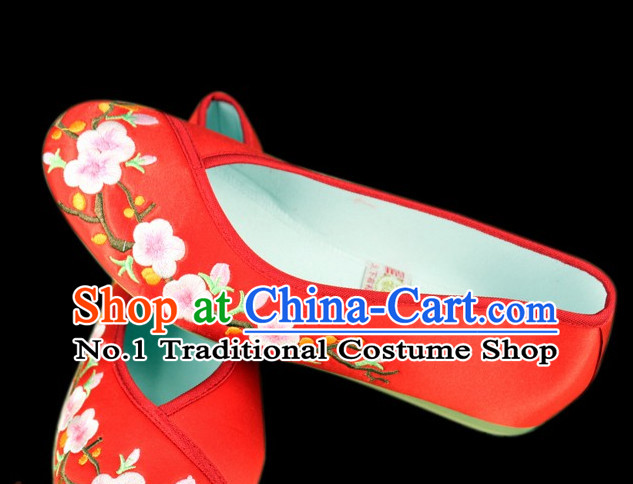 Traditional Chinese Embroidered Shoes