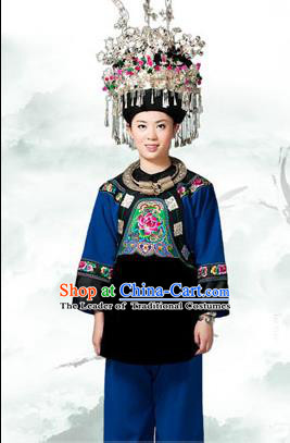 Traditional Chinese Miao Nationality Costume Accessories Crown, Necklace, Hmong Female Ethnic Dress and Phoenix Silver Headwear, Chinese Minority Nationality Embroidery Clothes and Hat for Women