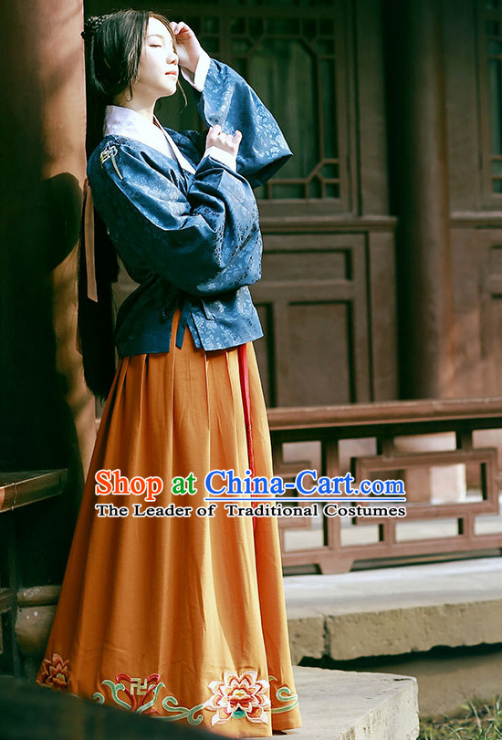 Blue Ancient Chinese Ming Dynasty Clothing for Women