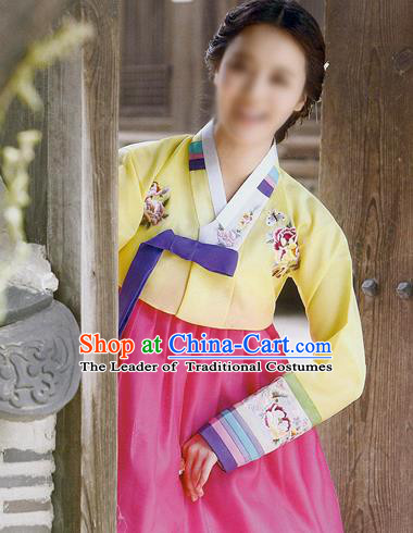 Traditional Korean Costumes Imperial Palace Lady Wedding Yellow Blouse and Pink Dress, Asian Korea Hanbok Court Bride Embroidered Clothing for Women
