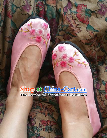 Traditional Chinese National Pink Satin Shoes Embroidered Shoes, China Handmade Shoes Hanfu Embroidery Wintersweet Shoes for Women