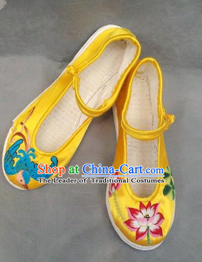 Traditional Chinese National Yellow Satin Shoes Embroidered Shoes, China Handmade Shoes Hanfu Embroidery Lotus Shoes for Women