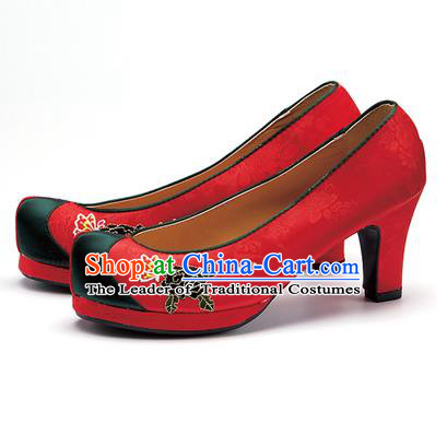 Traditional Korean National Wedding Shoes Red Embroidered Shoes, Asian Korean Hanbok Embroidery Black Flowers High-heeled Court Shoes for Women
