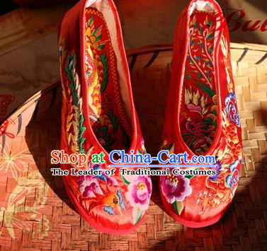 Asian Chinese Traditional Wedding Shoes Red Embroidered Shoes, China Peking Opera Embroidery Peony Shoes Hanfu Shoes for Women