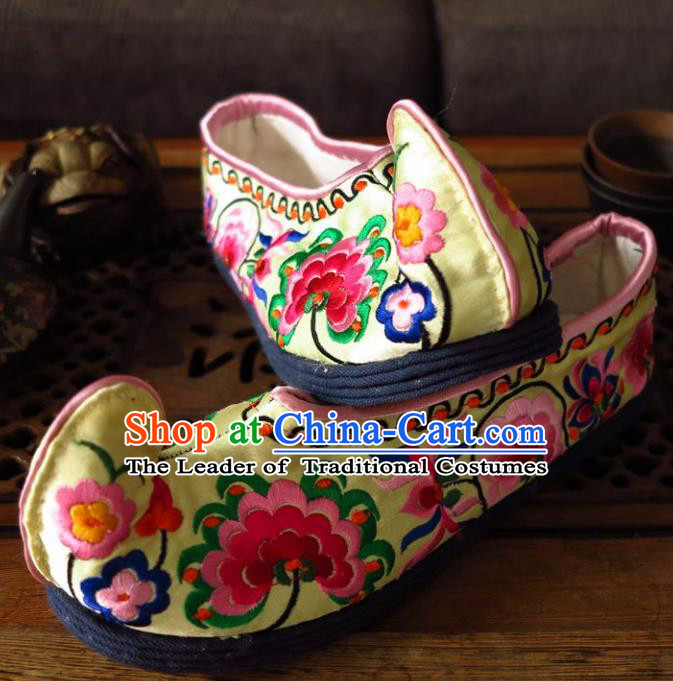 Asian Chinese Traditional Shoes Bride Xiuhe Suit Yellow Embroidered Shoes, China Peking Opera Handmade Embroidery Shoe Hanfu Princess Shoes for Women