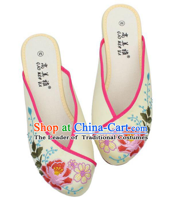 Traditional Chinese National Bride Beige Embroidered Slippers, China Handmade Embroidery Flowers Shoes for Women