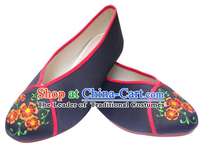 Traditional Chinese National Bride Black Embroidered Shoes, China Handmade Embroidery Flowers Hanfu Shoes for Women