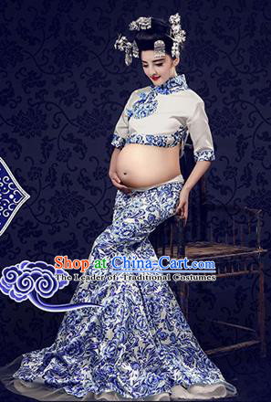 Traditional Ancient Chinese Peking Opera Costume, Chinese Ming Dynasty Blue and White Porcelain Dress, Cosplay Chinese Peri Imperial Empress Clothing for Pregnant Women