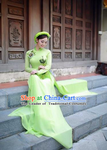 Traditional Top Grade Asian Vietnamese Costumes Classical Full Dress, Vietnam National Ao Dai Dress Catwalks Debutante Green Qipao for Women