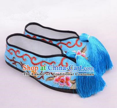 Chinese Ancient Peking Opera Young Lady Embroidered Hua Tan Shoes, Traditional China Beijing Opera Female Blue Embroidered Shoes