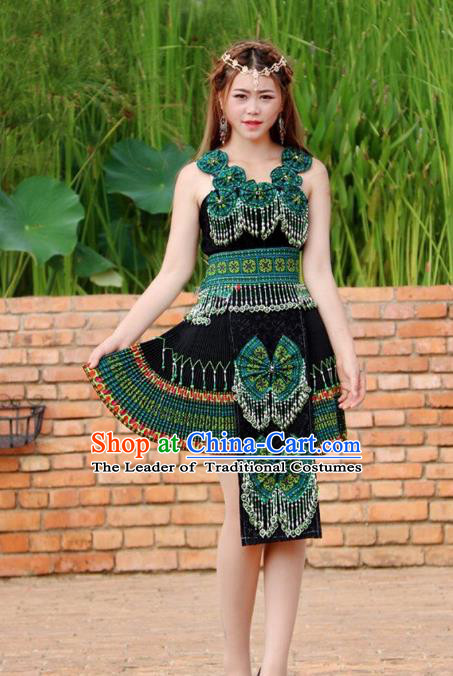 Traditional Chinese Miao Nationality Wedding Bride Costume, Hmong Folk Dance Ethnic Green Pleated Skirt, Chinese Minority Nationality Embroidery Clothing for Women