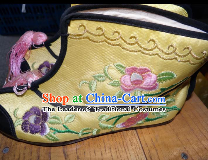Traditional Chinese Peking Opera Swordplay Embroidered Shoes Quick Boots, China Ancient Beijing Opera Blues Yellow Blood Stained Shoes for Women