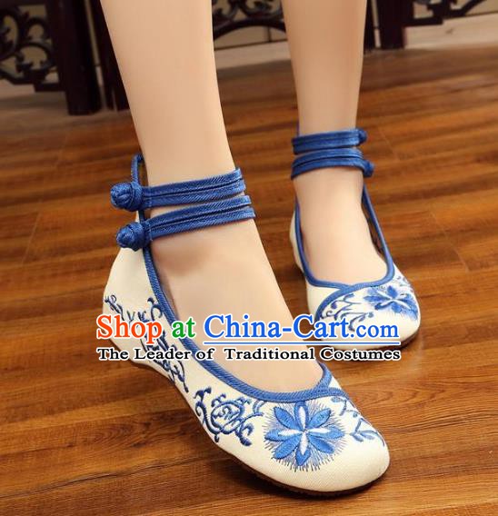 Traditional Chinese National Hanfu White Embroidered Shoes, China Princess Embroidery Flowers Shoes for Women