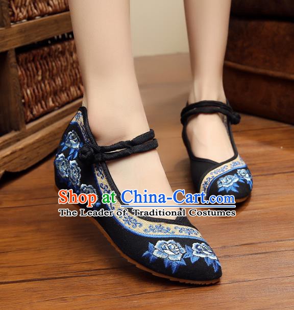 Traditional Chinese National Black Hanfu Linen Embroidered Shoes, China Princess Shoes Embroidery Flowers Shoes for Women