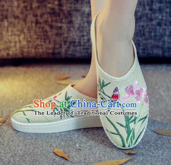 Traditional Chinese National Hanfu White Embroidered Slippers, China Princess Embroidery Shoes for Women