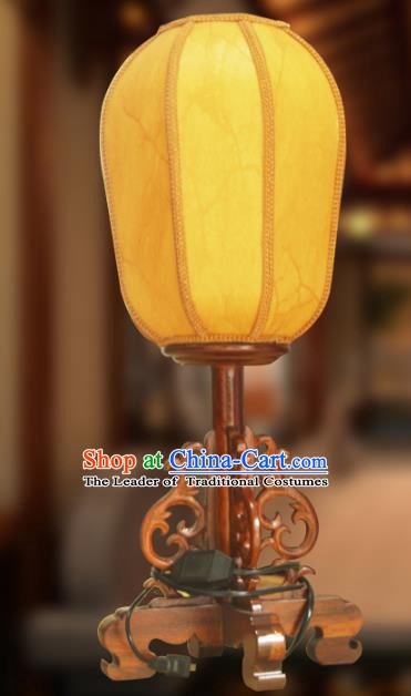 Traditional Chinese Handmade Yellow Sheepskin Lantern Classical Palace Lantern China Table Palace Lamp