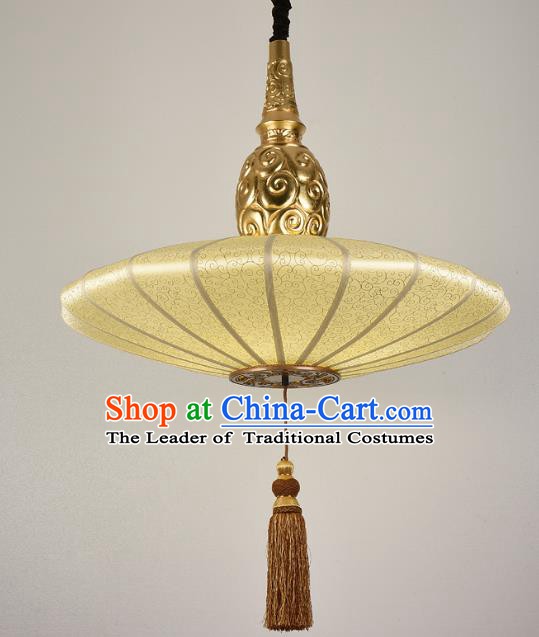 China Handmade Lantern Traditional Golden Hanging Lanterns Palace Ceiling Lamp
