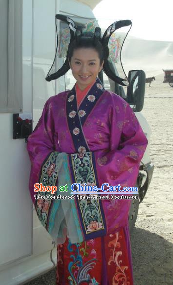 Chinese Traditional Tang Dynasty Palace Princess Dress Embroidered Replica Costume for Women