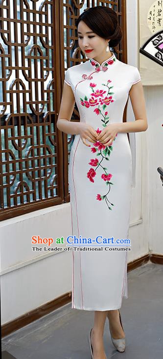 Chinese Traditional White Mandarin Qipao Dress National Costume Embroidered Silk Cheongsam for Women