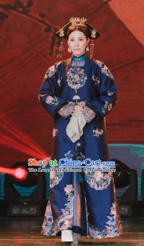 Chinese Ancient Qing Dynasty Manchu Empress Story of Yanxi Palace Queen Embroidered Costumes and Headpiece for Women