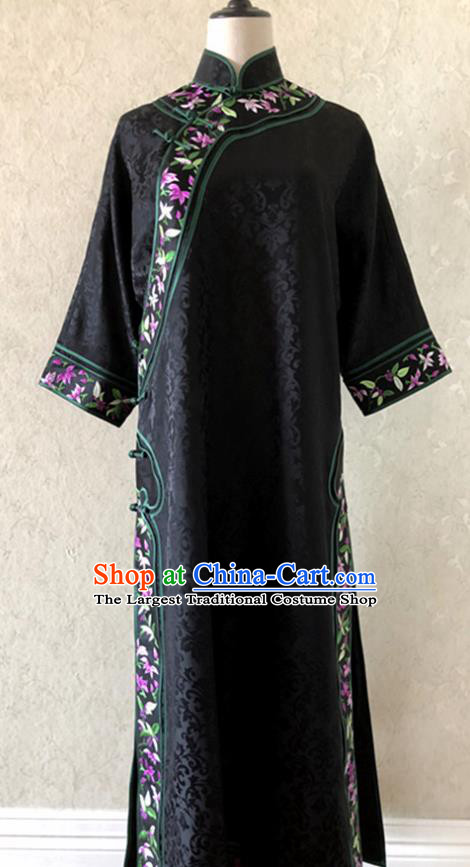 Traditional Chinese Handmade Embroidered Costume Tang Suit Embroidered Black Brocade Qipao Dress for Women
