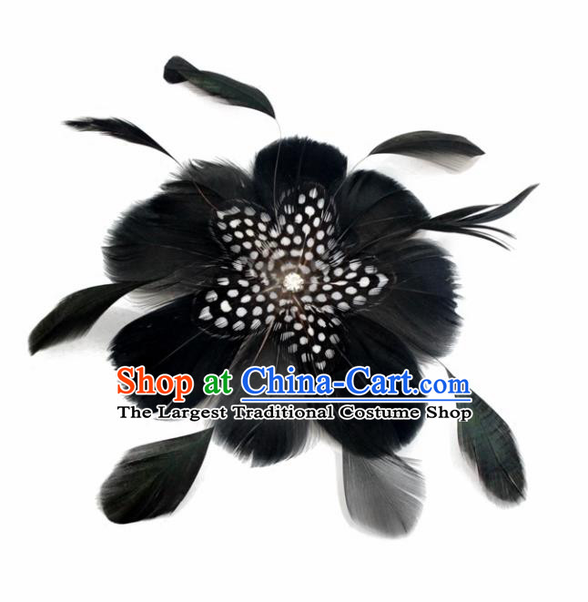 Top Halloween Feather Hair Accessories Carnival Catwalks Hair Claw for Women