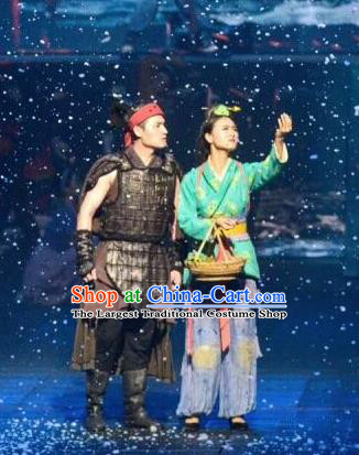 Chinese The Romantic Show of Guilin Stage Show General and Village Lady Dance Costumes for Women for Men