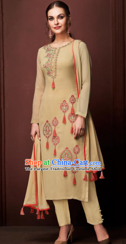 Asian Indian Punjabis Embroidered Yellow Blouse and Pants India Traditional Kurti Costumes Complete Set for Women
