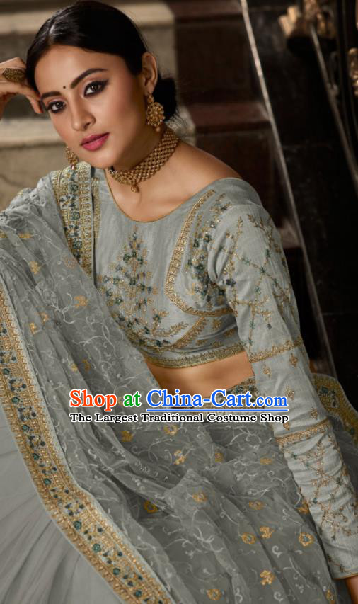 Asian Traditional Indian Court Embroidered Light Grey Silk Sari Dress India National Festival Bollywood Costumes for Women