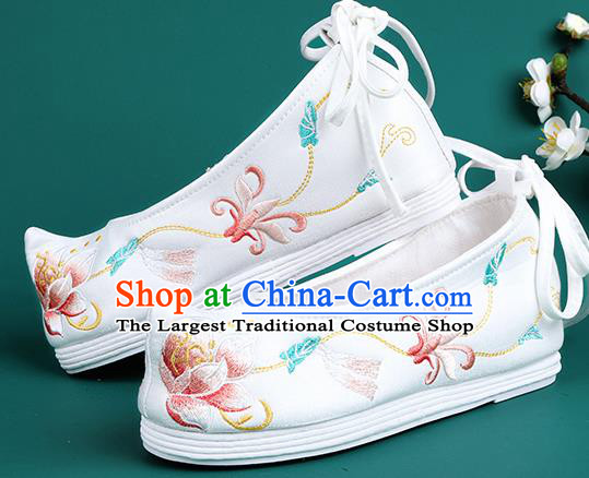 Chinese Traditional Winter Embroidered White Shoes Hanfu Shoes Princess Shoes for Women