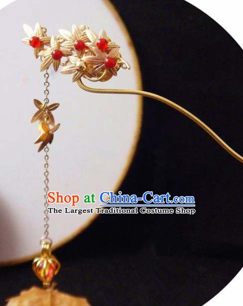 Chinese Ancient Hair Accessories Golden Maple Leaf Hairpins Traditional Bride Hanfu Tassel Hair Clip for Women