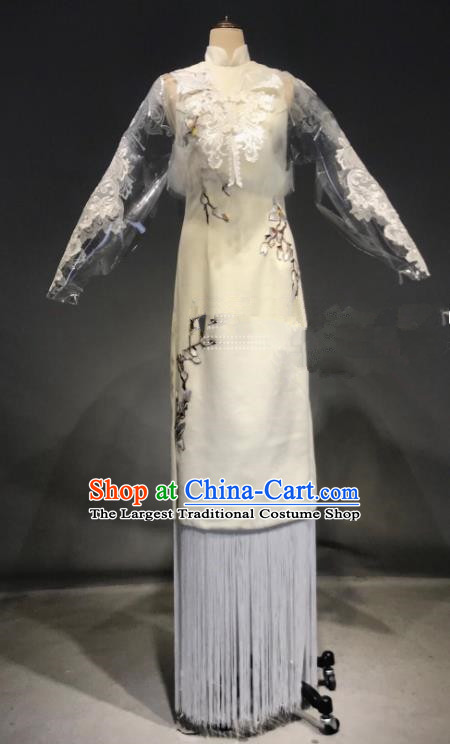 Top Grade Chinese Stage Performance White Dress Brazilian Carnival Modern Fancywork Costume for Women
