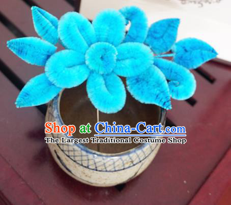 Handmade Chinese Classical Blue Velvet Flowers Brooch Ancient Palace Breastpin for Women