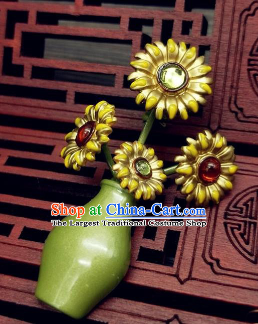 Traditional Chinese Ancient Palace Green Vase Brooch Handmade Hanfu Breastpin Pendant for Women