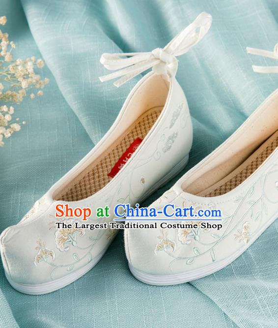 Chinese Traditional Embroidered Shoes Hanfu Cloth Shoes Handmade Ancient Princess Shoes for Women