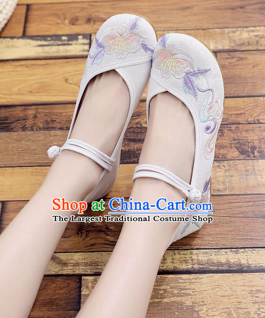 Asian Chinese National White Cloth Shoes Classical Dance Embroidered Shoes Traditional Hanfu Shoes for Women