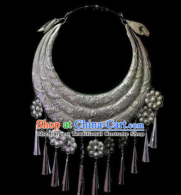 China Handmade Carving Flower Necklet Traditional Miao Minority Female Necklace Miao Ethnic Dance Accessories