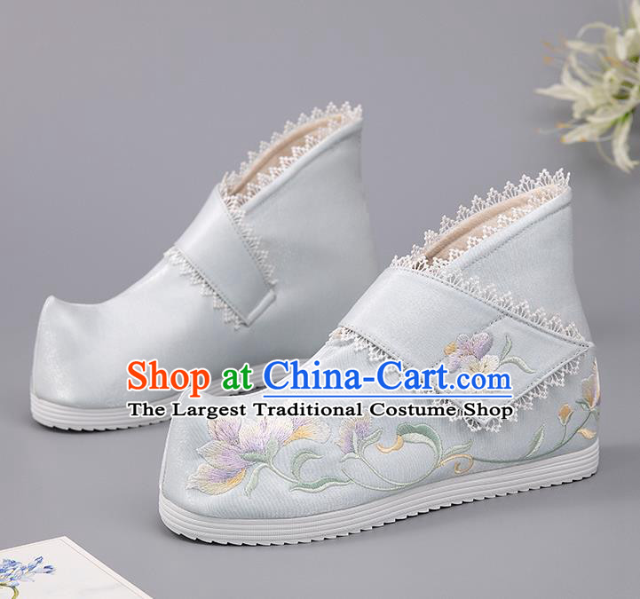 Chinese Ancient Female Swordsman Shoes Handmade Cloth Shoes Embroidered Flowers Light Blue Boots