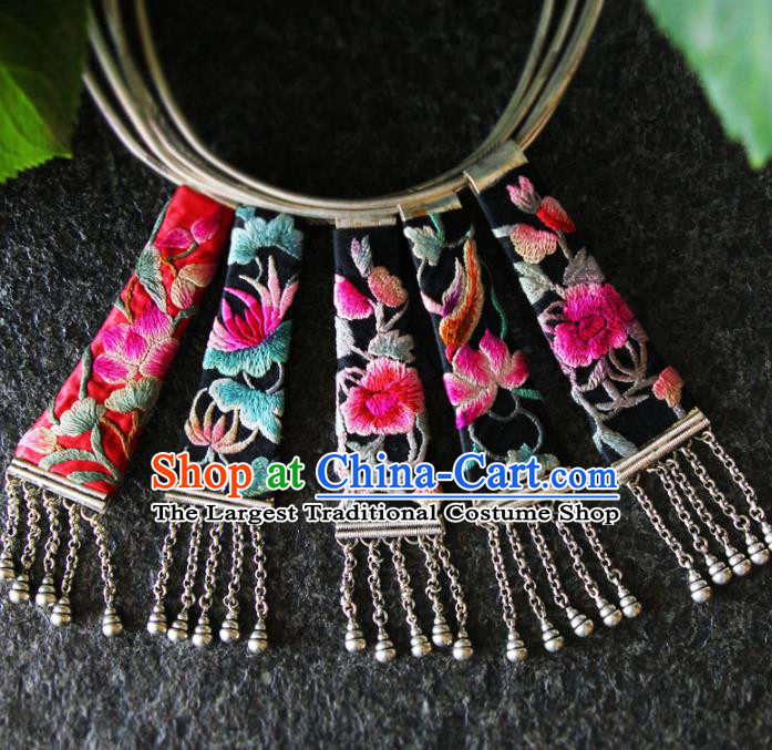 China Ethnic Jewelry Accessories National Embroidered Necklace Women Silver Necklet