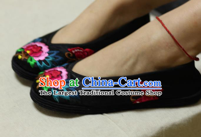 Chinese Traditional Embroidered Black Satin Shoes Hanfu Shoes for Women