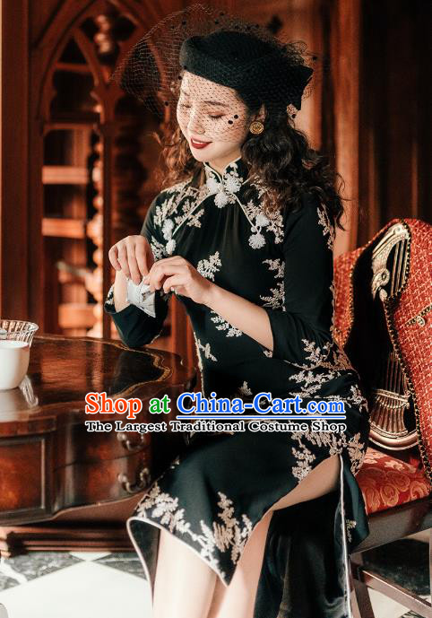 Chinese Traditional Retro Embroidered Black Qipao Dress National Tang Suit Cheongsam Costumes for Women