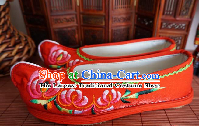 Traditional Chinese Handmade Ethnic Red Shoes Yunnan National Shoes Wedding Embroidered Shoes for Women